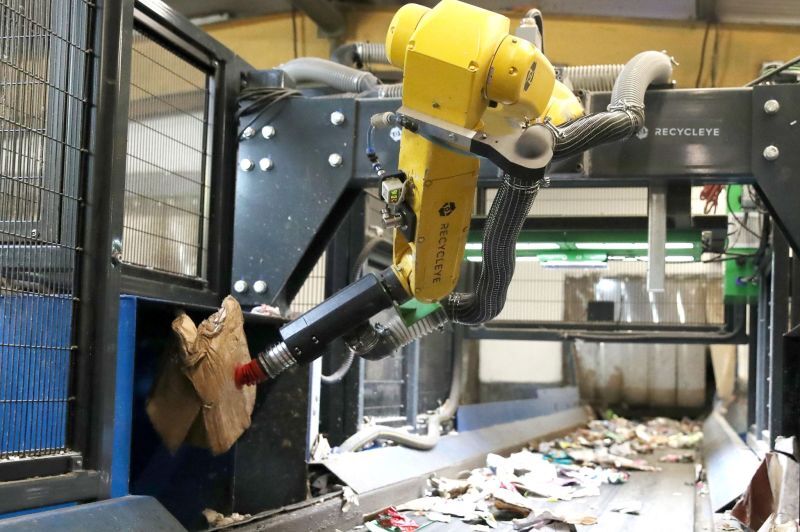 robot Robot that selects types of waste