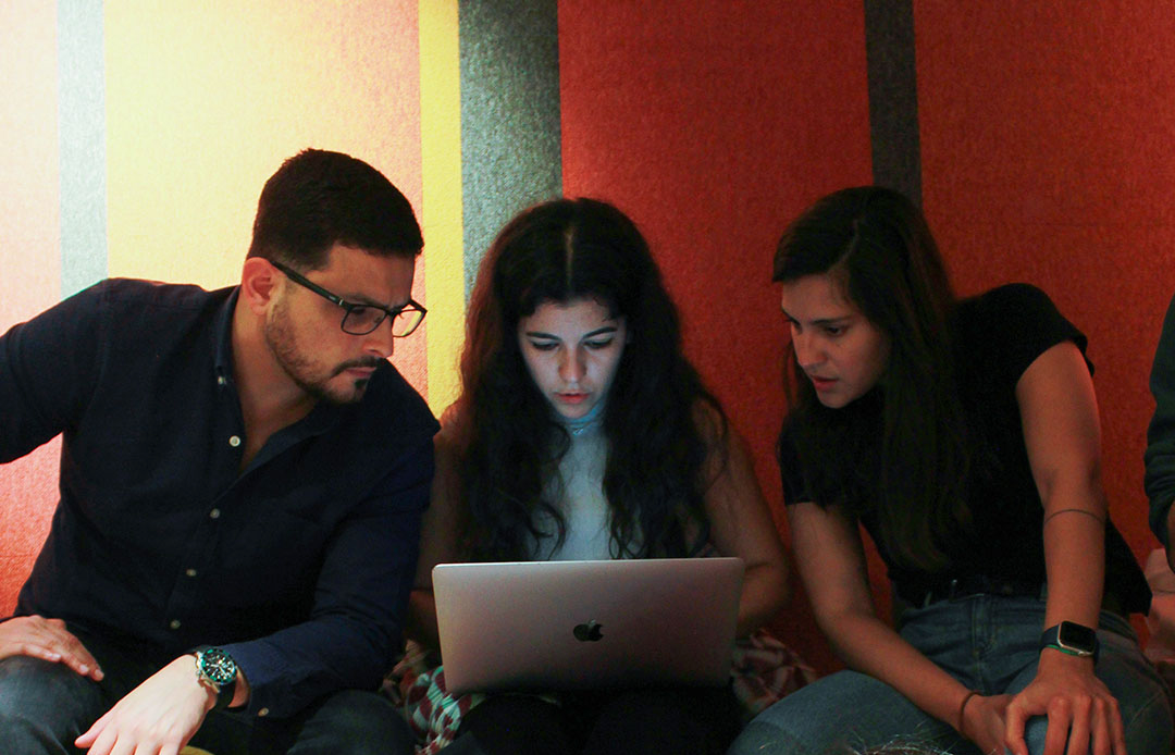 RaquelMeet Beta-iers collaborating